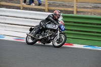 Vintage-motorcycle-club;eventdigitalimages;mallory-park;mallory-park-trackday-photographs;no-limits-trackdays;peter-wileman-photography;trackday-digital-images;trackday-photos;vmcc-festival-1000-bikes-photographs